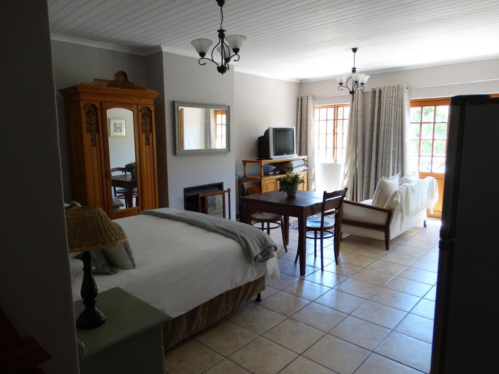 By The Way Guesthouse Clarens Room photo